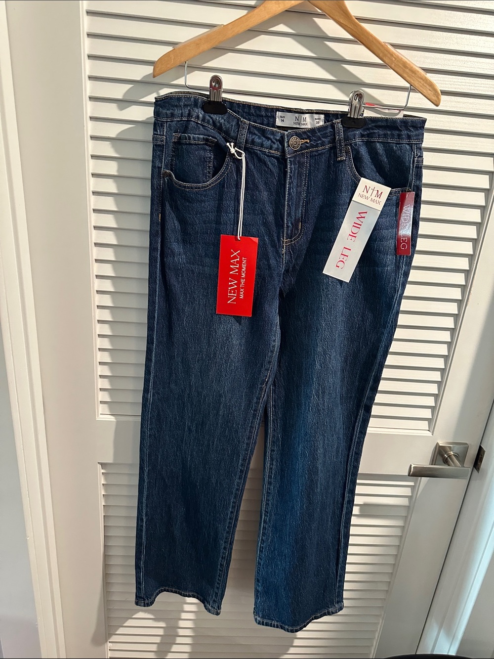 NWT New Max Wide Legs Jeans with five pockets. Size 14/Waist 33.